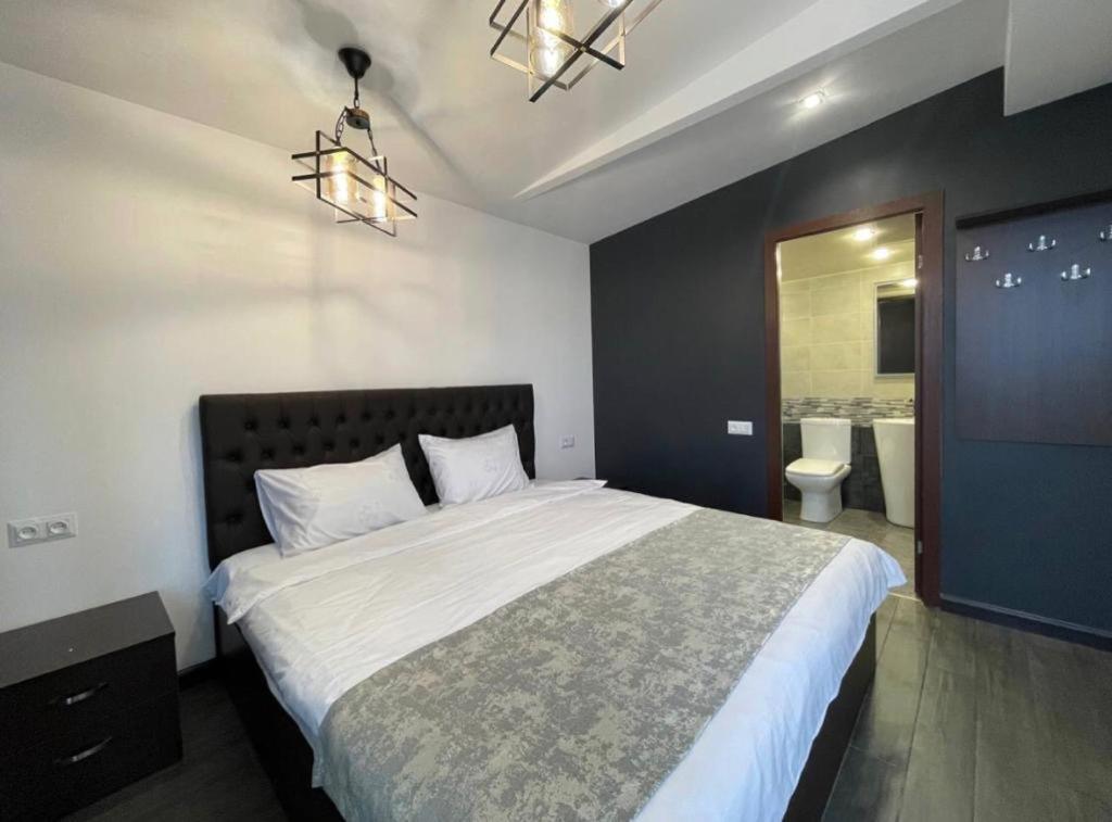 Days Hotel Ереван Екстериор снимка