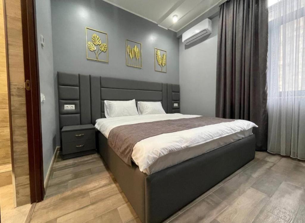 Days Hotel Ереван Екстериор снимка