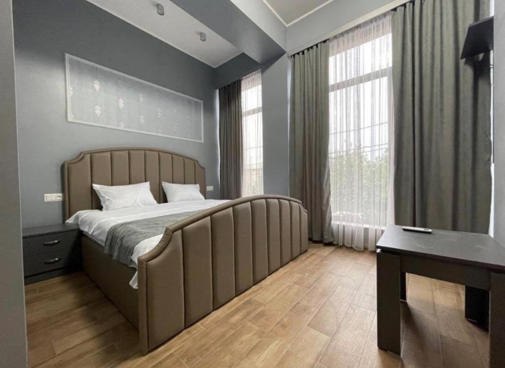 Days Hotel Ереван Екстериор снимка