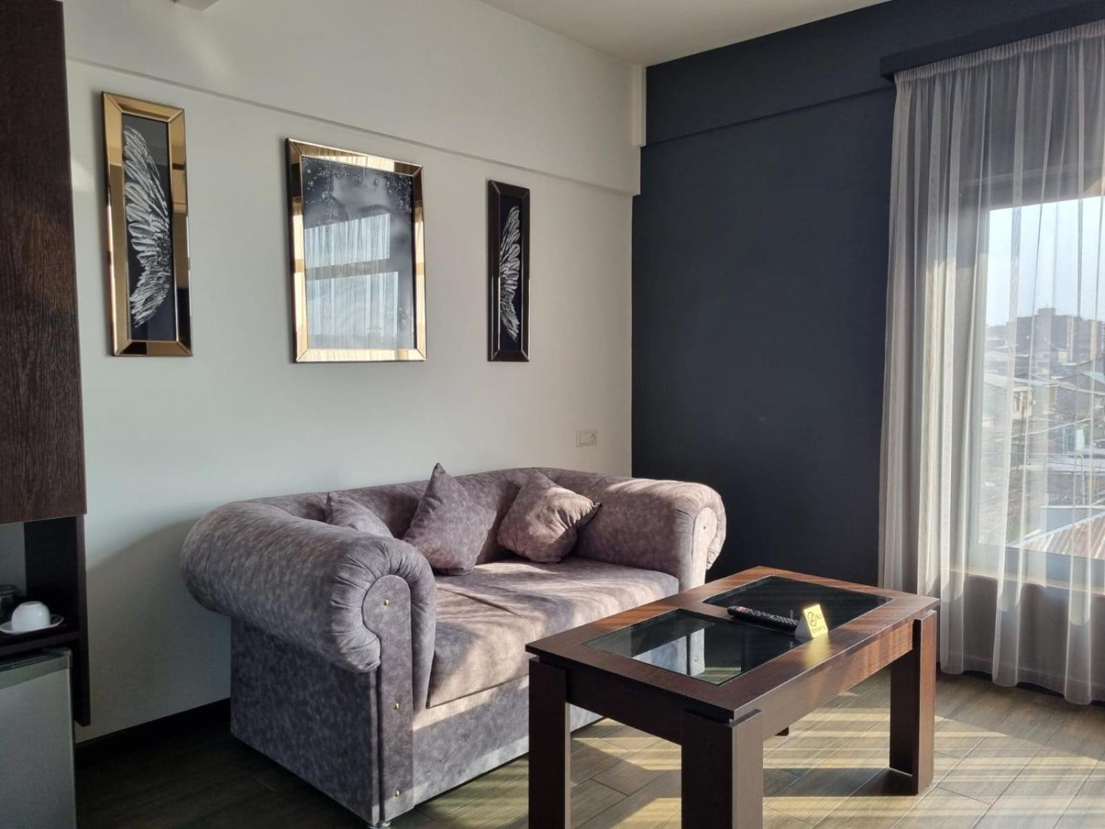 Days Hotel Ереван Екстериор снимка