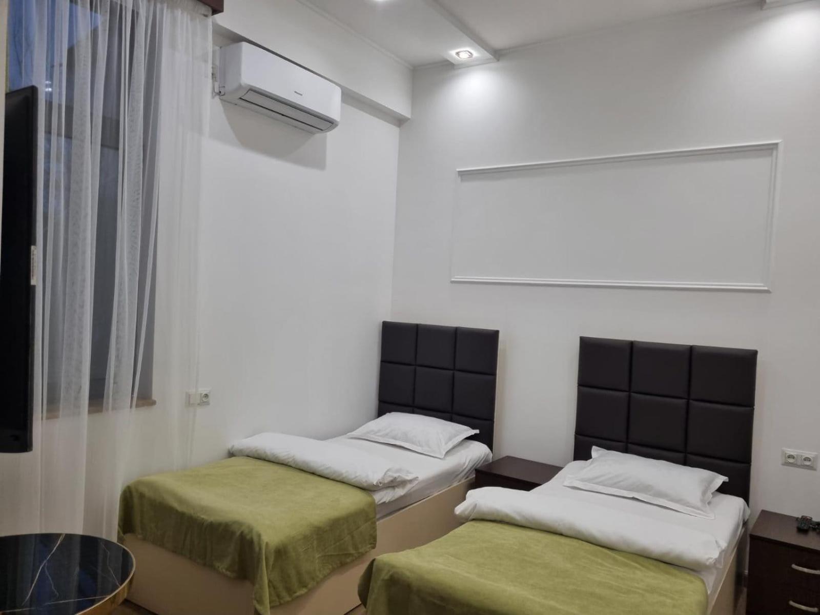 Days Hotel Ереван Екстериор снимка