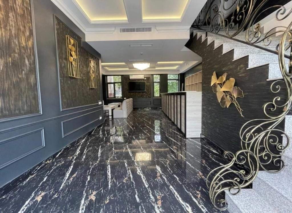 Days Hotel Ереван Екстериор снимка